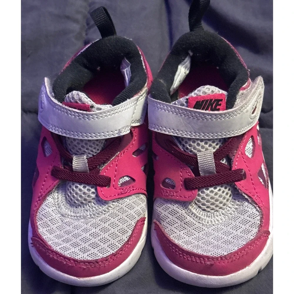 Nike Free Run 2 Toddler Girls Pink Gray White Hook Loop Sneakers 7C 429910-100
